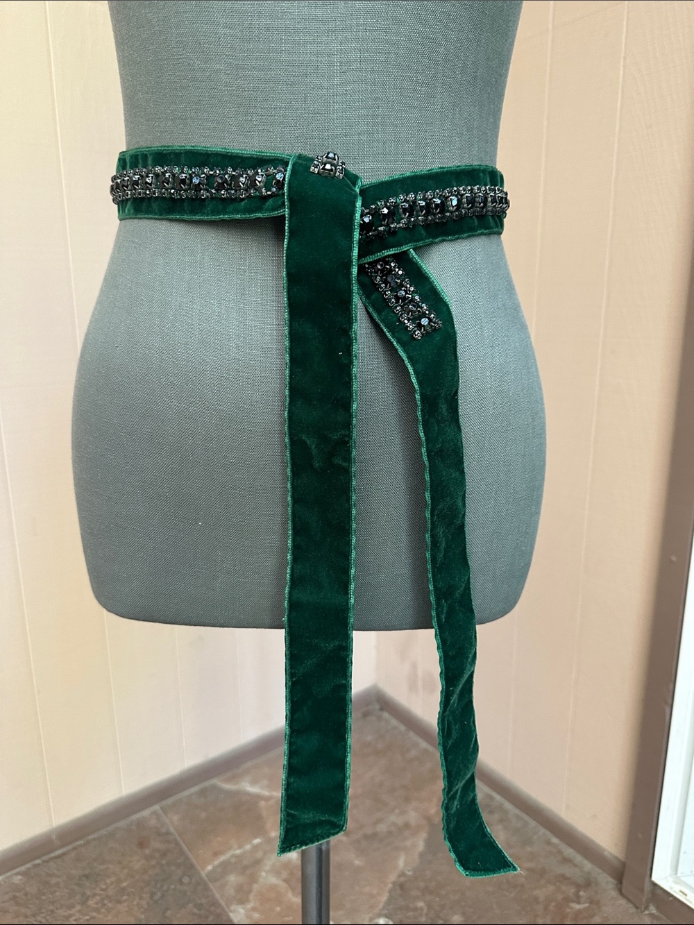 NWOT Banana Republic Emerald Green Velvet Tie Belt with Crystal Detail